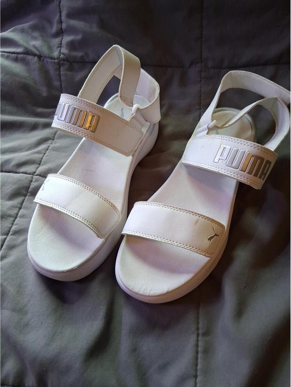 Puma Sportie Sandal Women’s Size 8 White & Metallic Silver Y1